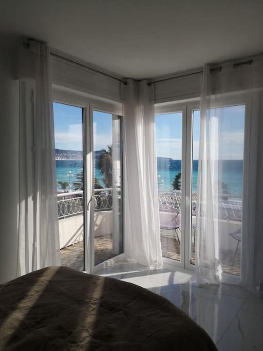 Front, Superbe Pour 4 Personnes Nizza